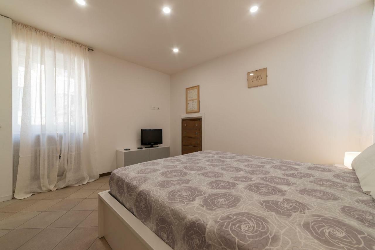 רומא Montecitorio Lovely Apartment מראה חיצוני תמונה