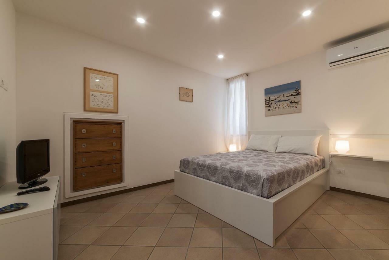 רומא Montecitorio Lovely Apartment מראה חיצוני תמונה